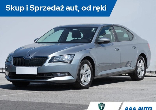 Skoda Superb cena 72000 przebieg: 159872, rok produkcji 2019 z Dobrzany małe 254